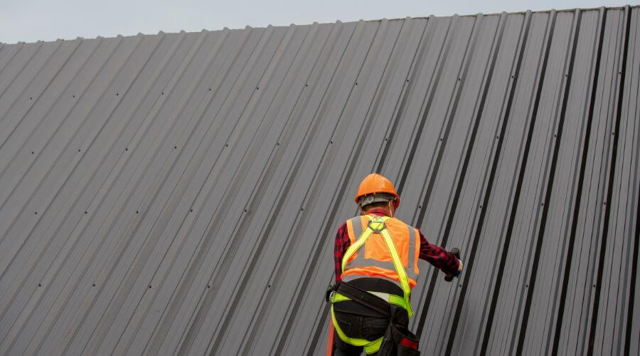 Professional gutter cleaning in Kite, GA
